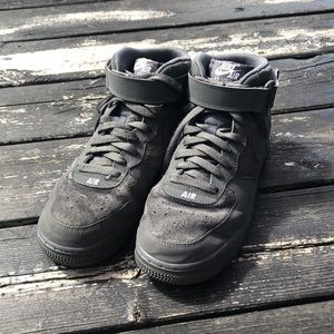 Nike Air Force 1 mid Men’s shoe